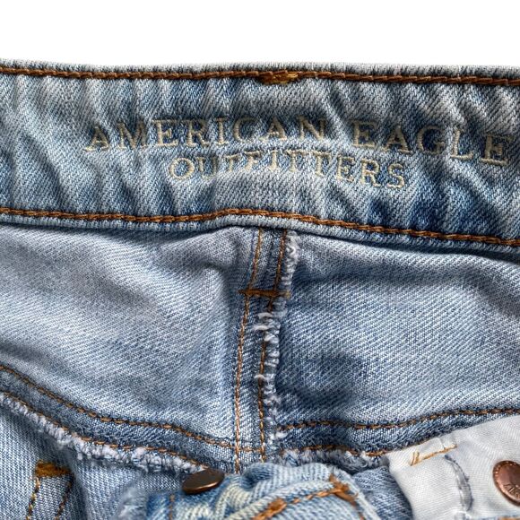 American Eagle Jeans Womens Size 4 Boy Crop Blue Light Wash Button Fly25" Inseam - Picture 8 of 16